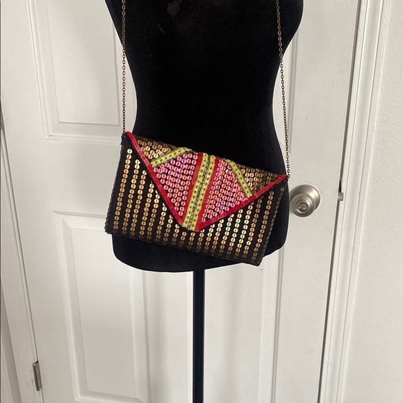 Berry NWOT Colorful Beaded Clutch with Chain Strap - Picture 12 of 12